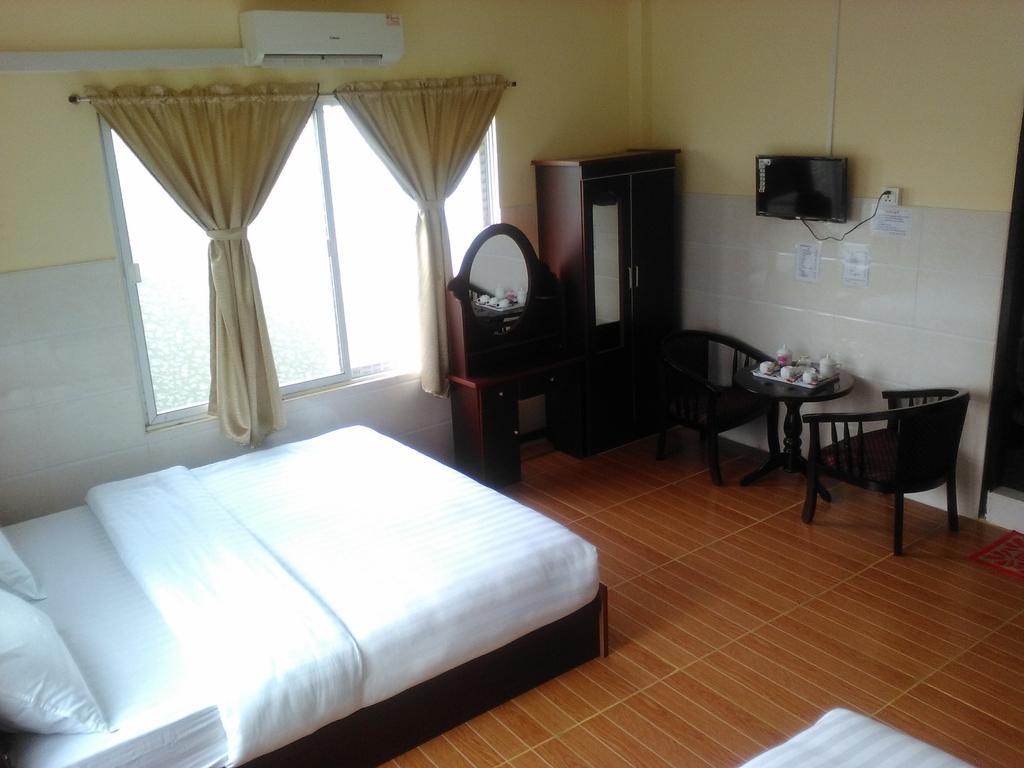 Hotel 99 Pyin Oo Lwin Buitenkant foto