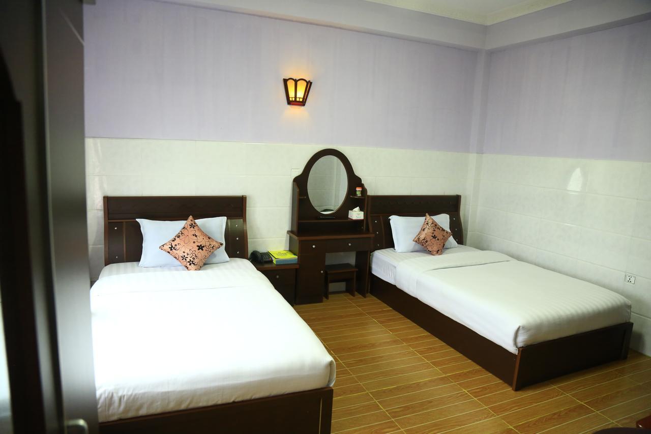 Hotel 99 Pyin Oo Lwin Buitenkant foto