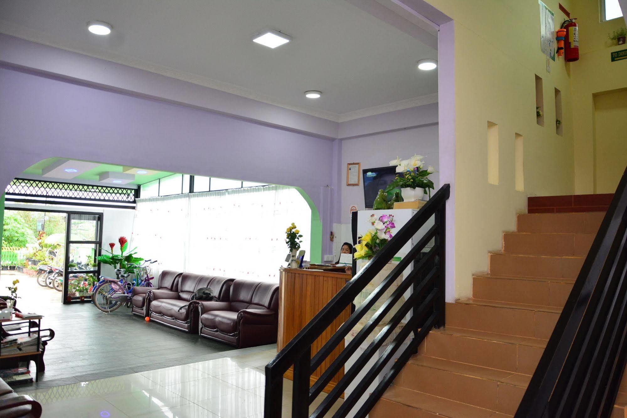 Hotel 99 Pyin Oo Lwin Buitenkant foto