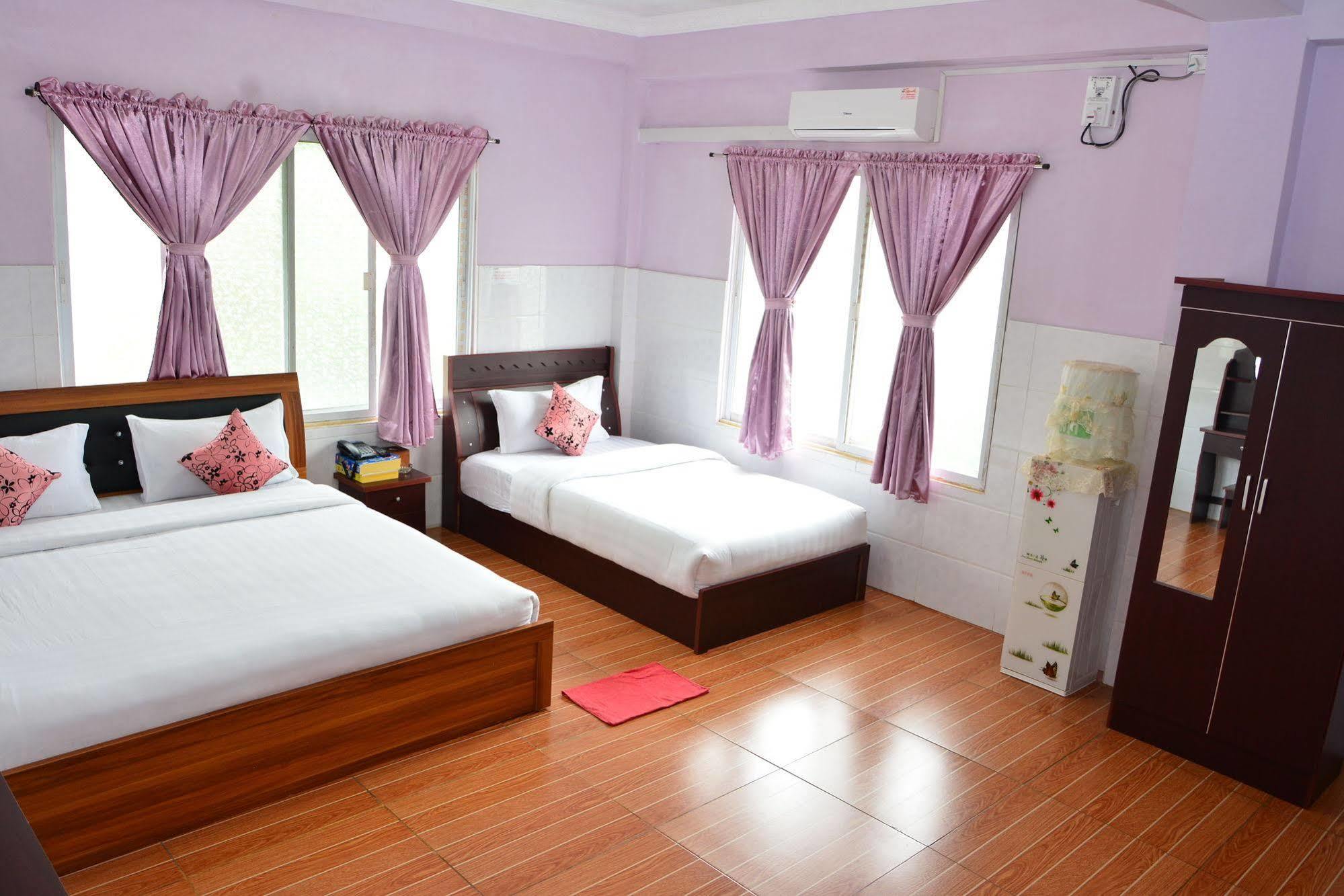 Hotel 99 Pyin Oo Lwin Buitenkant foto