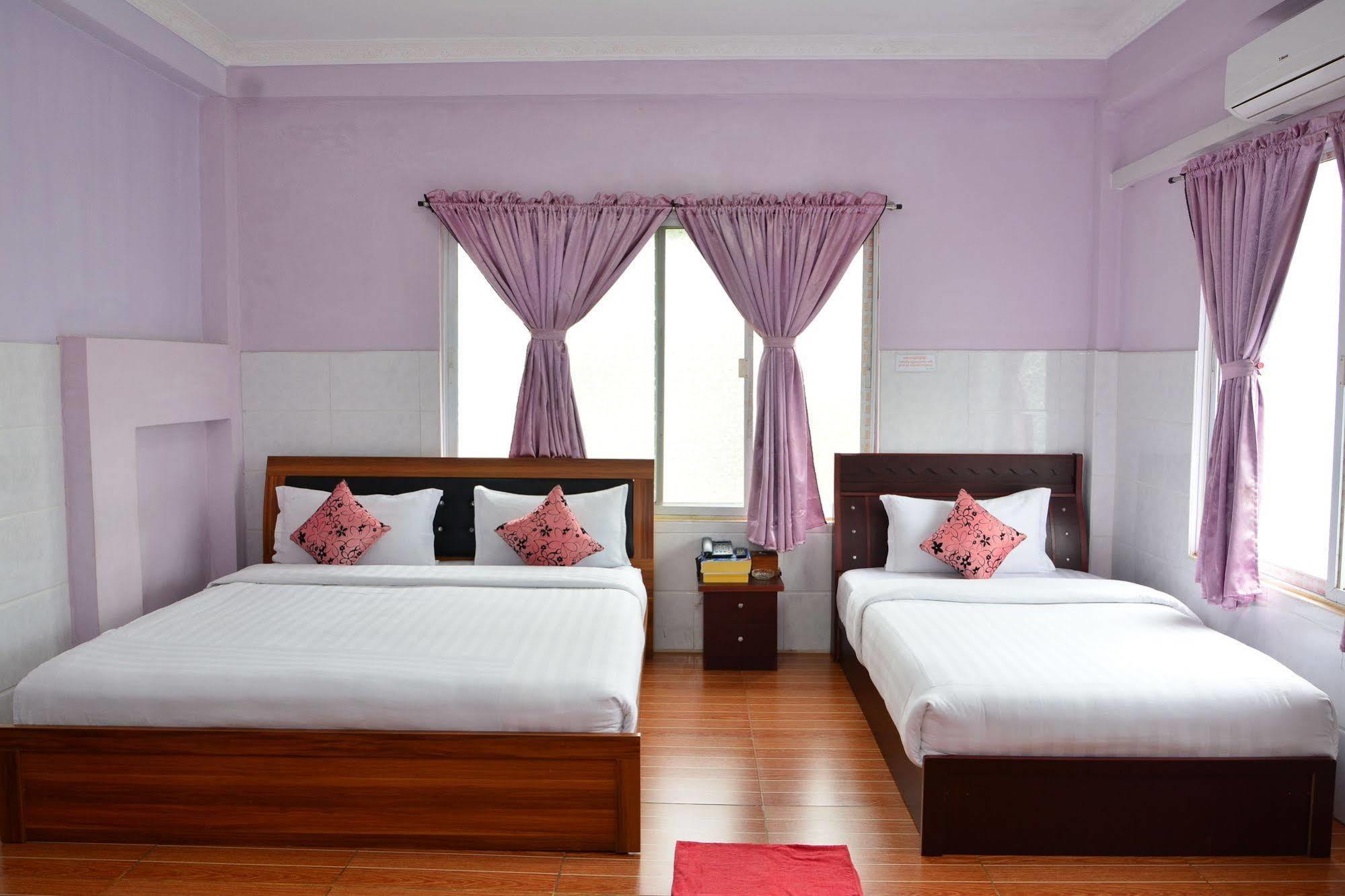 Hotel 99 Pyin Oo Lwin Buitenkant foto