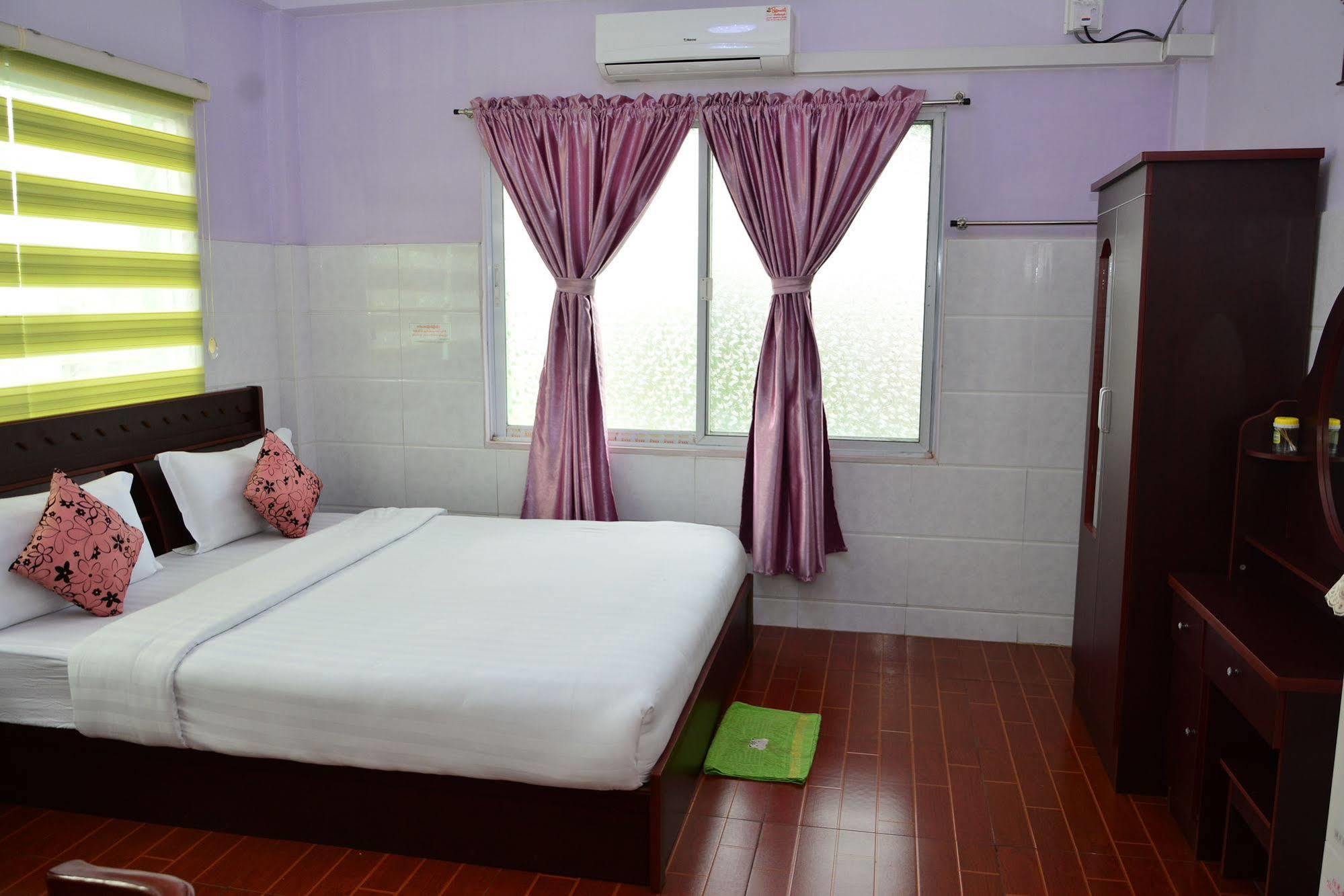 Hotel 99 Pyin Oo Lwin Buitenkant foto
