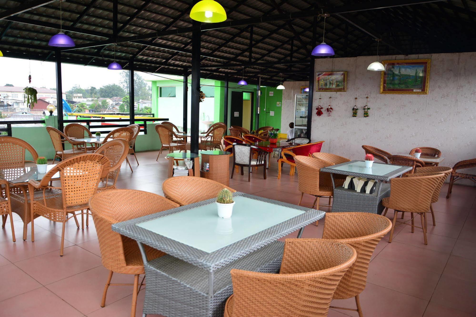 Hotel 99 Pyin Oo Lwin Buitenkant foto