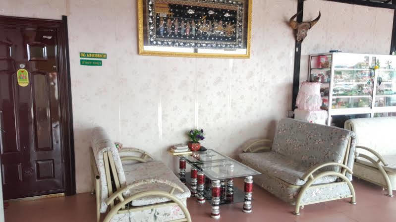 Hotel 99 Pyin Oo Lwin Buitenkant foto